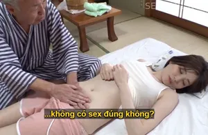 Người yêu của con trai bị đau nhức nhờ bố gã chồng có nghề mát-xa đấm bóp và cái kết